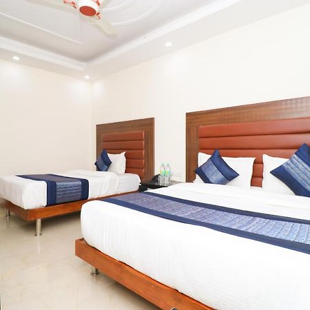Hotel Belwood Suites - Near New Delhi Airport Buitenkant foto