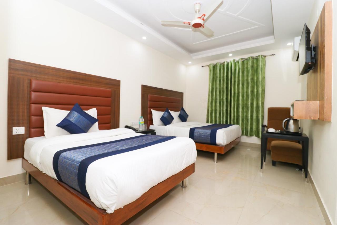 Hotel Belwood Suites - Near New Delhi Airport Buitenkant foto