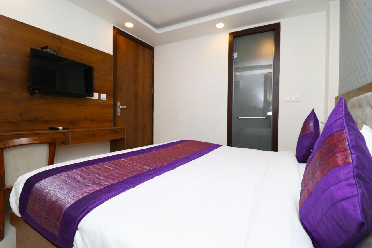 Hotel Belwood Suites - Near New Delhi Airport Buitenkant foto