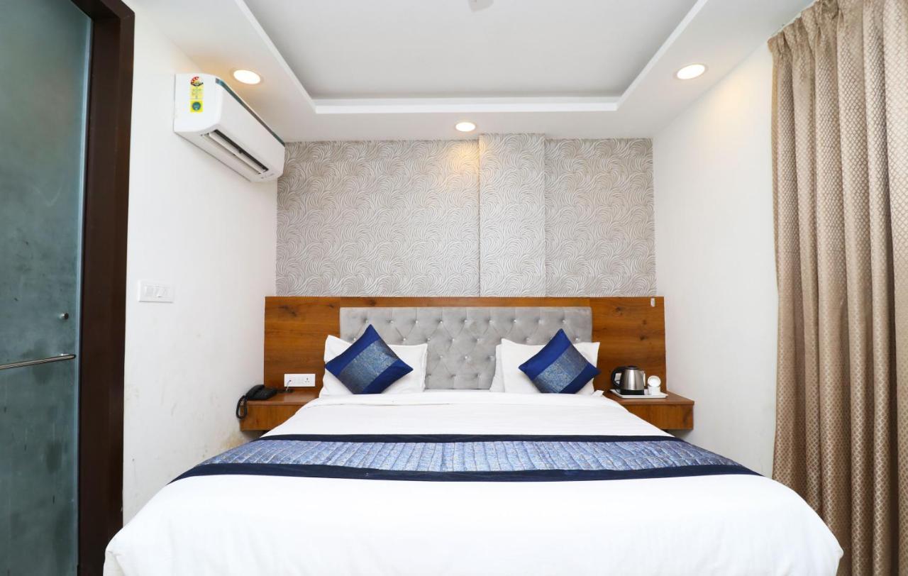 Hotel Belwood Suites - Near New Delhi Airport Buitenkant foto