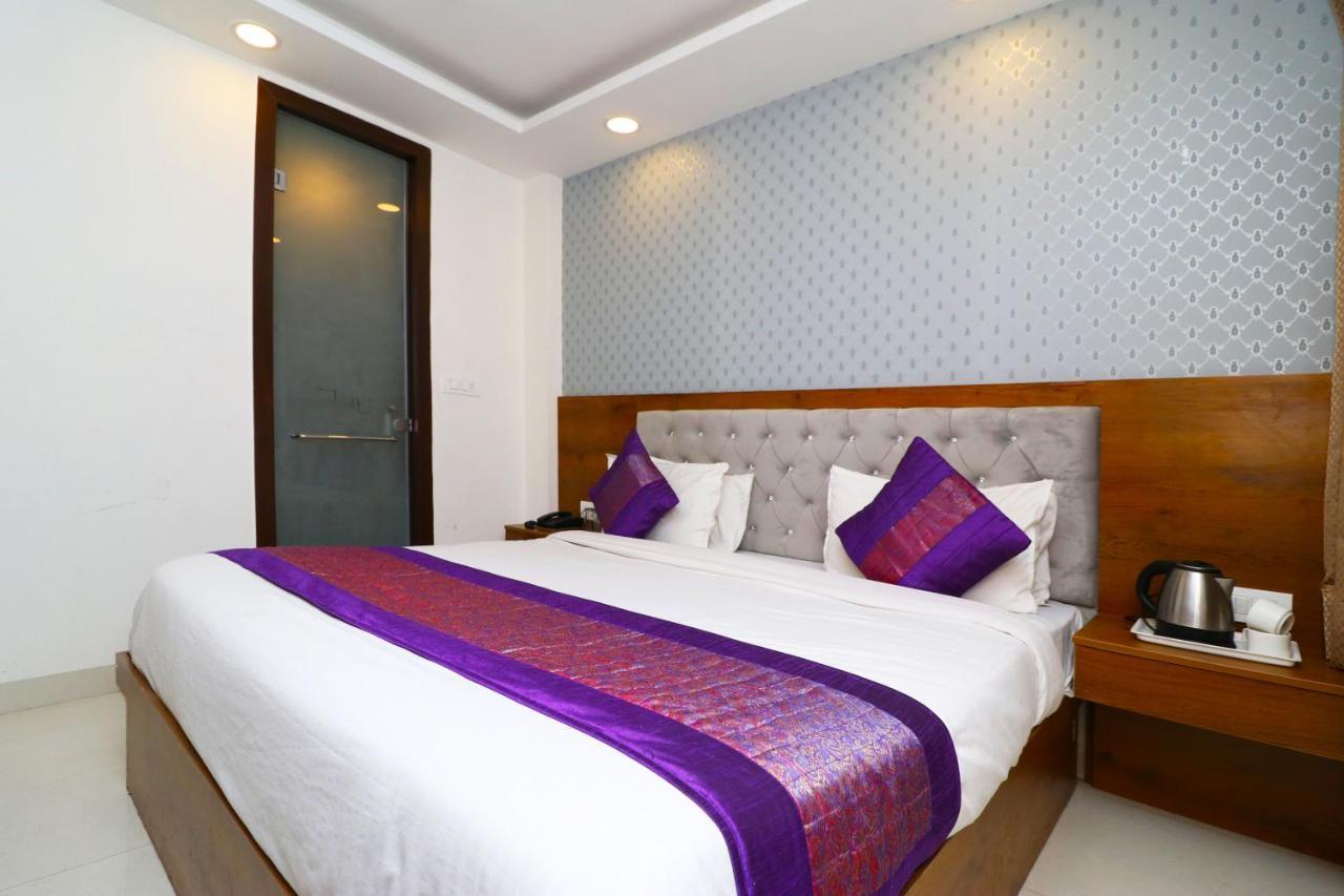 Hotel Belwood Suites - Near New Delhi Airport Buitenkant foto