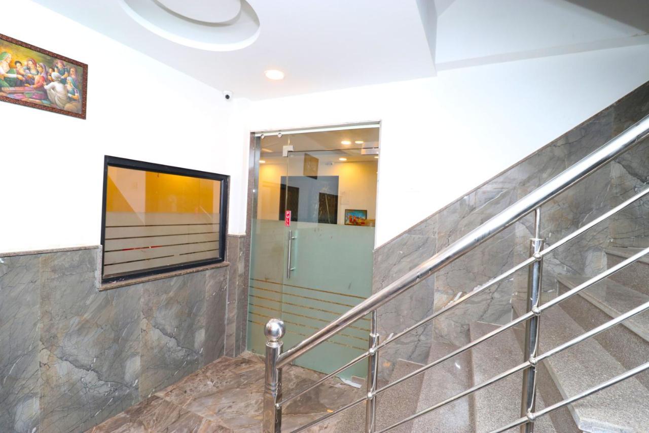 Hotel Belwood Suites - Near New Delhi Airport Buitenkant foto