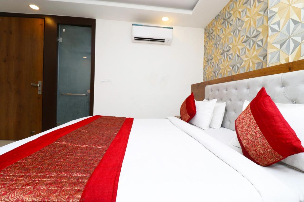Hotel Belwood Suites - Near New Delhi Airport Buitenkant foto