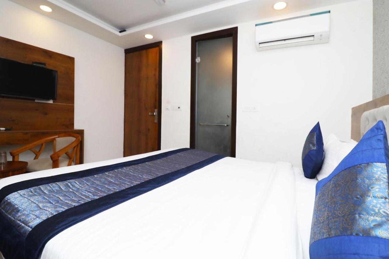 Hotel Belwood Suites - Near New Delhi Airport Buitenkant foto