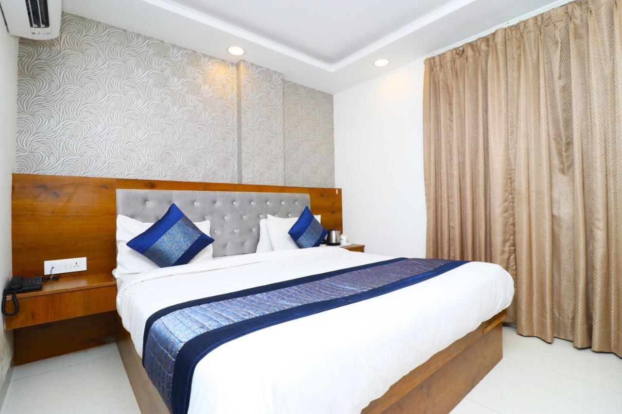 Hotel Belwood Suites - Near New Delhi Airport Buitenkant foto
