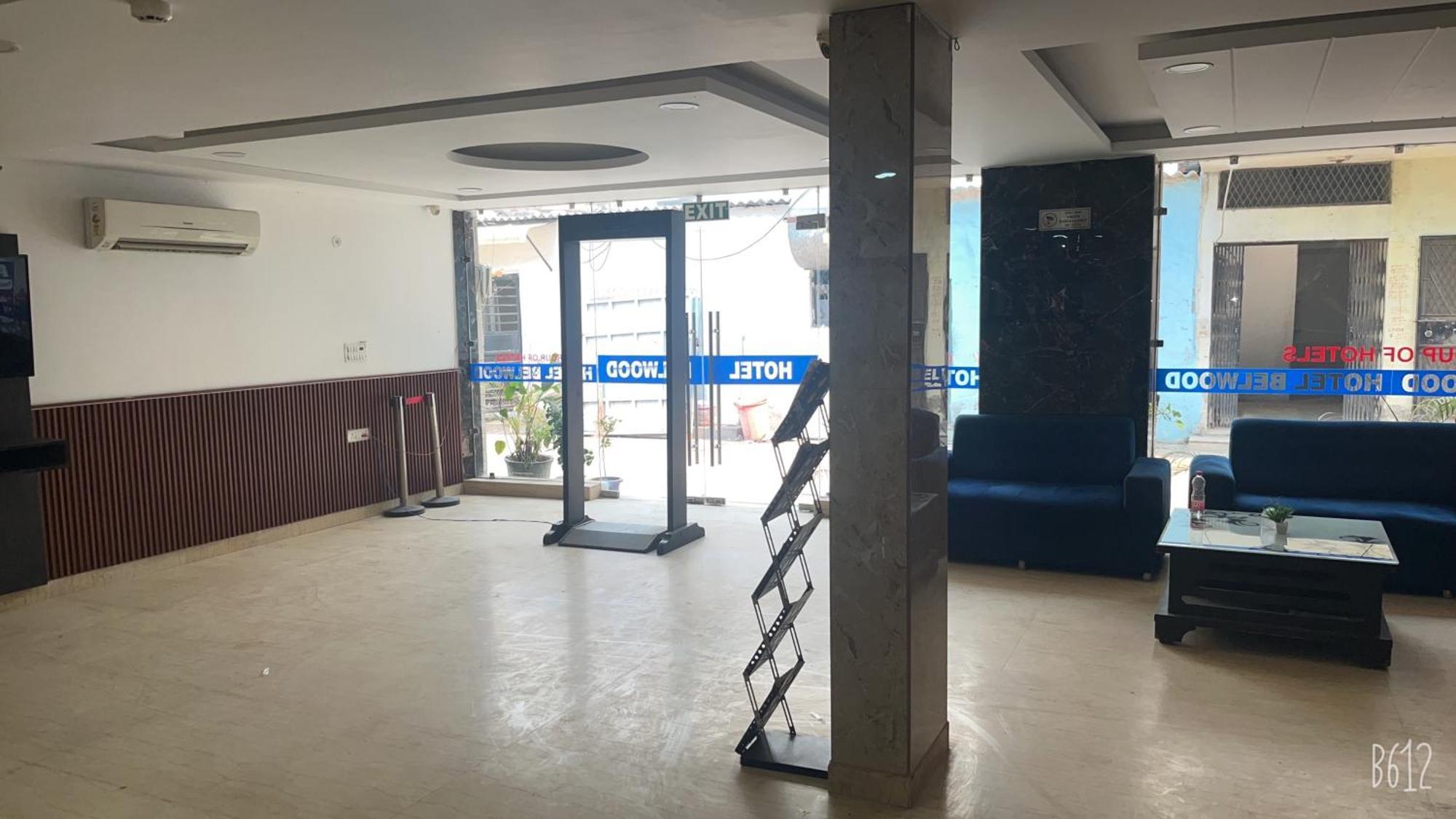 Hotel Belwood Suites - Near New Delhi Airport Buitenkant foto