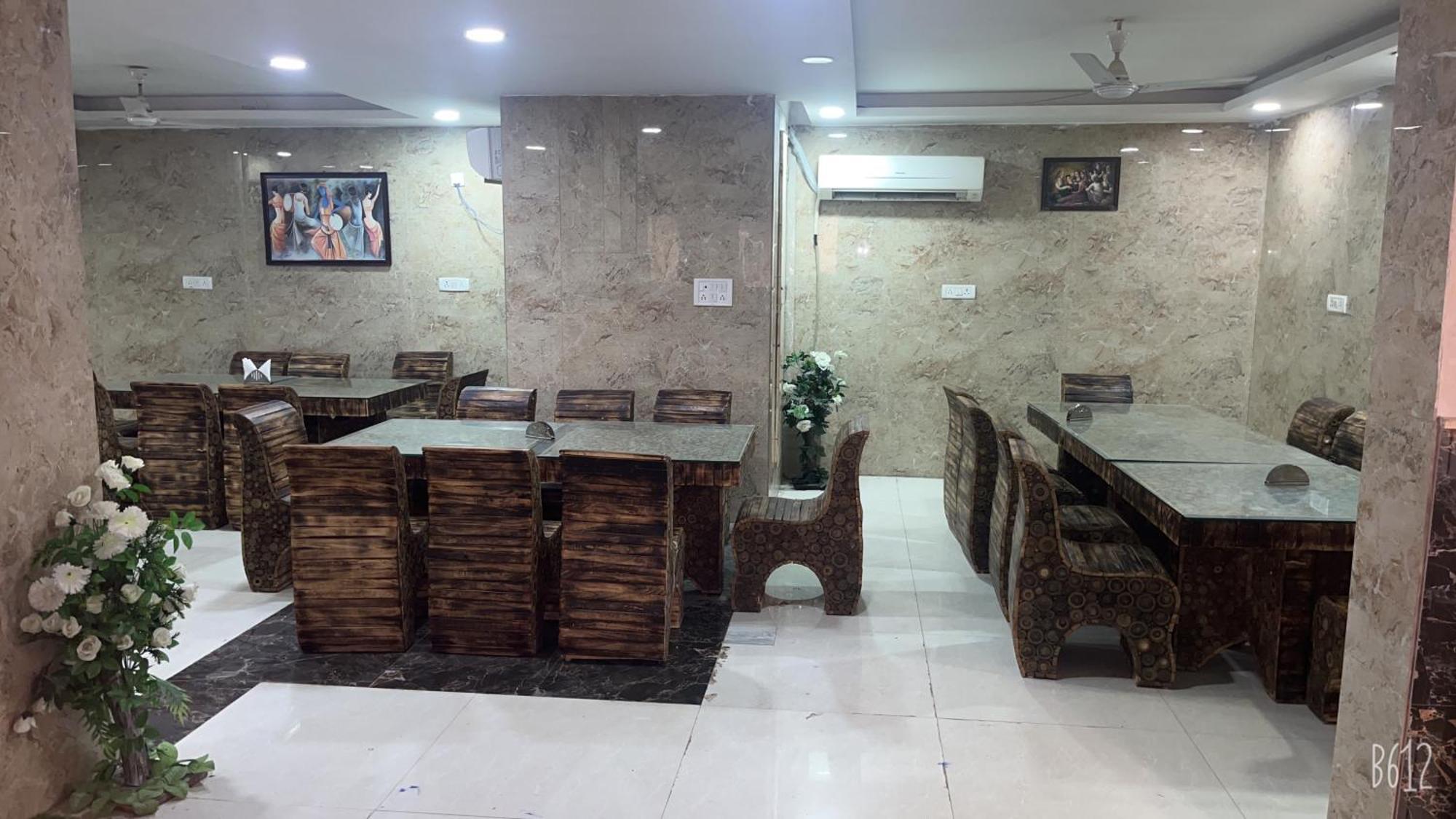 Hotel Belwood Suites - Near New Delhi Airport Buitenkant foto