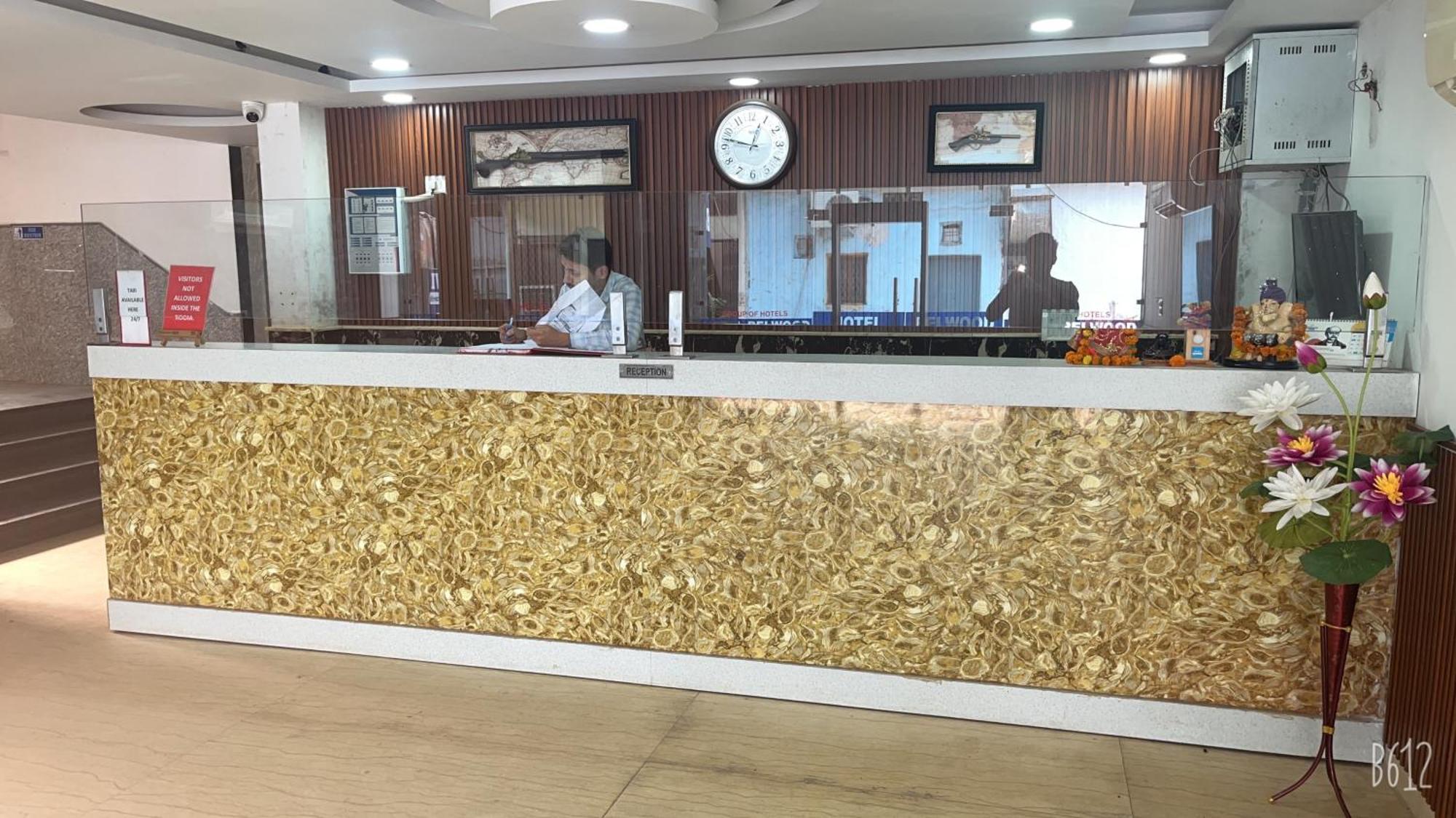 Hotel Belwood Suites - Near New Delhi Airport Buitenkant foto