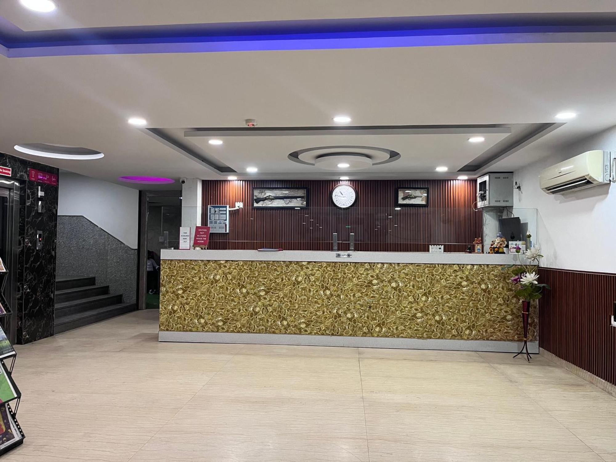 Hotel Belwood Suites - Near New Delhi Airport Buitenkant foto